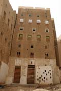 M�sto Shibam naz�van� Manhattanem pou�t�. Ve�ker� zdej�� domy jsou hlin�n� mrakodrapy. Oblast Wadi Hadramawt. Jemen.
