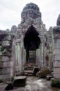 Bayon - chr�m sm�j�c�ch se tv���. Oblast chr�m� Angkor Wat. Kambod�a.