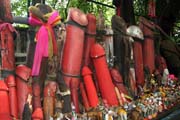 Chao Mae Tuptim Shrine - jedena z nejzvl�tnej��ch svatyn� v Bangkoku, Thajsko. Thajsko.