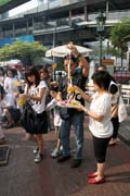 Chr�m Erawan (San Phra Phrom), Bangkok. Thajsko.