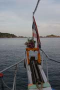 Ka�d� lo� mus� m�t na p��di mal� olt��, liveaboard, Ostrovy Similan. Thajsko.