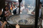 Svatyn� Asakusa (Asakusa-jinja) ve �tvrti Asakusa, Tokio. Japonsko.
