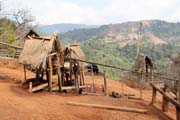 Ve vesnici etnika Eng, okol� m�sta Kengtung. Myanmar (Barma).