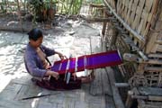 Ru�n� tkalcovsk� stav. Okol� Mrauk U. Myanmar (Barma).