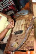 V�roba doutn�k�, Real Fabrica de Tabacos Partag�s, centr�ln� Havana (Centro Habana). Kuba.