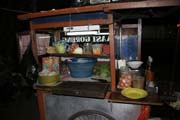 Pouli�n� st�nek se sma�enou r��� (nasi goreng). Jakarta. J�va, Indon�sie.